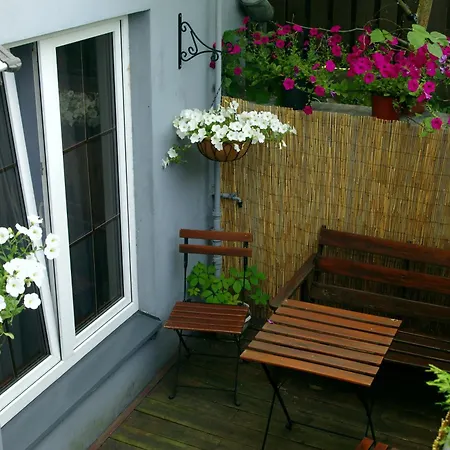 Гостьовий будинок Villand With Free Private Parking And Self Check In