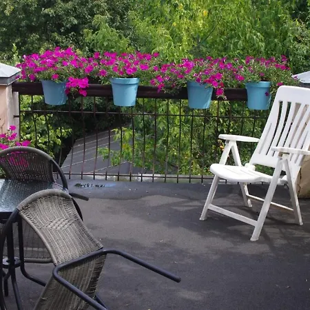 Villand With Free Private Parking And Self Check In Guest house Riga