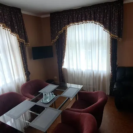 Villand With Free Private Parking And Self Check In Guest house