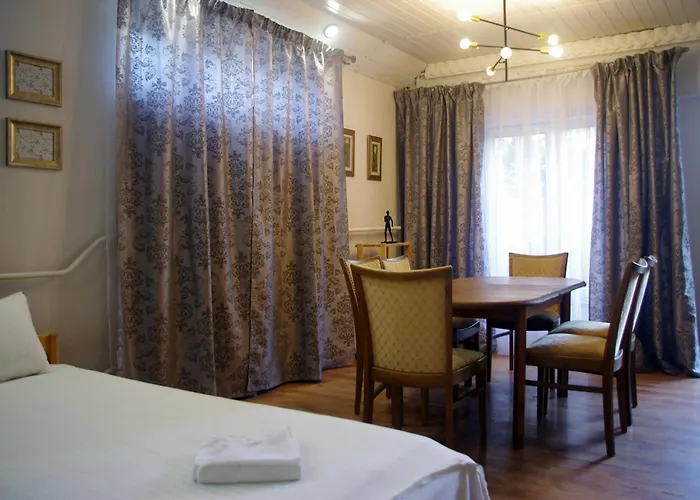 Villand With Free Private Parking And Self Check In Πανσιόν Ρίγα