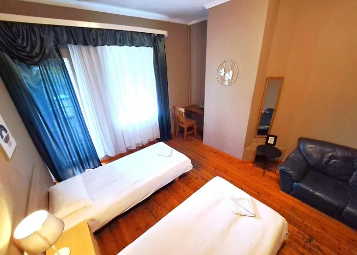 Villand With Free Private Parking And Self Check In Πανσιόν